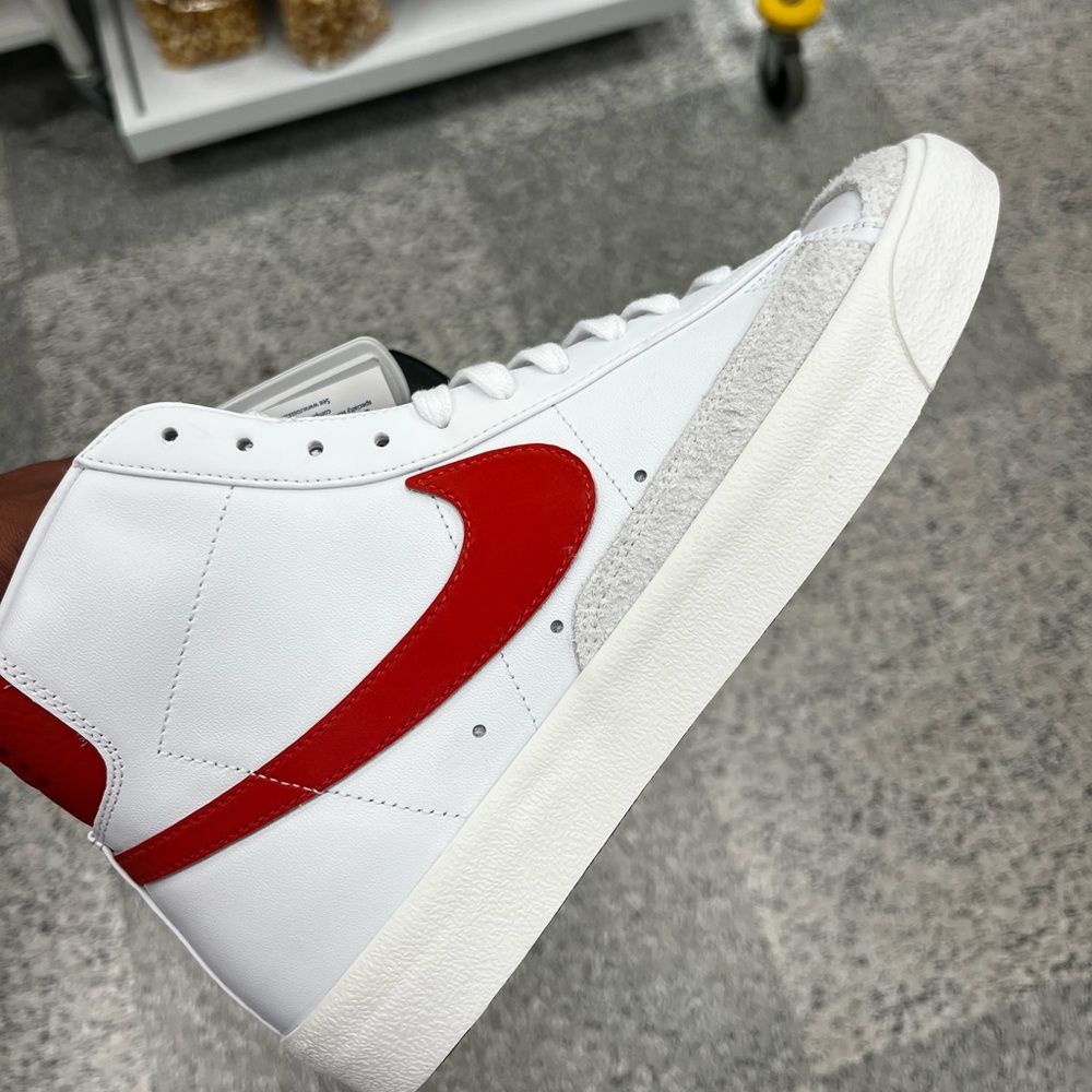 Nike Blazer Mid 77 size 10 & 11